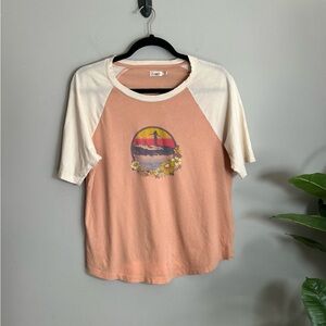 Faherty peach and Cream Graphic surfer girl Tee